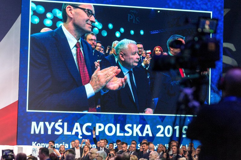 13 października wybory parlamentarne. PiS pozostaje liderem sondaży.