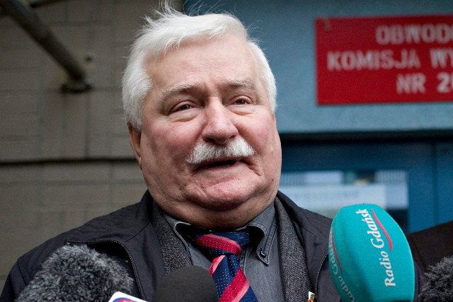 Lech Wałęsa pojawi się na pogrzebie Czesława Kiszczaka, jeśli generał pojednał się przed śmiercią z Bogiem, a uroczystość będzie miała charakter katolicki
