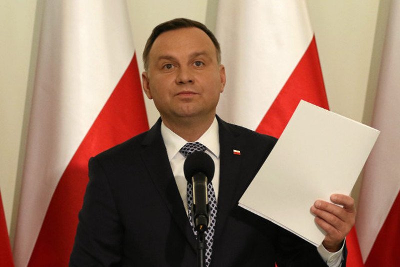 Lipcowe weto dosyć nieoczekiwanie pomóc w zupełnie innej sprawie. Przynajmniej na jakiś czas.