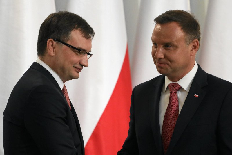 Zbigniew Ziobro stanął murem za Andrzejem Dudą ws. ułaskawienia pedofila.