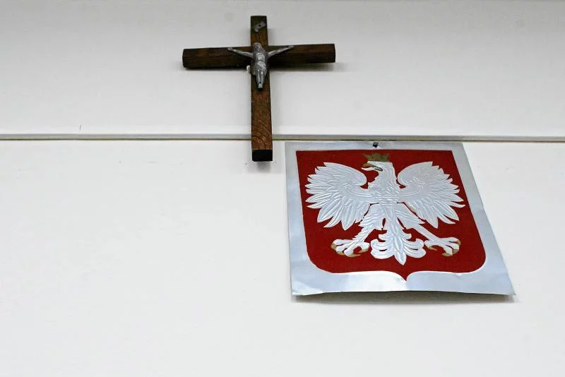 W Radomiu wybuchł spór o krzyże wiszące w policyjnych komisariatach.