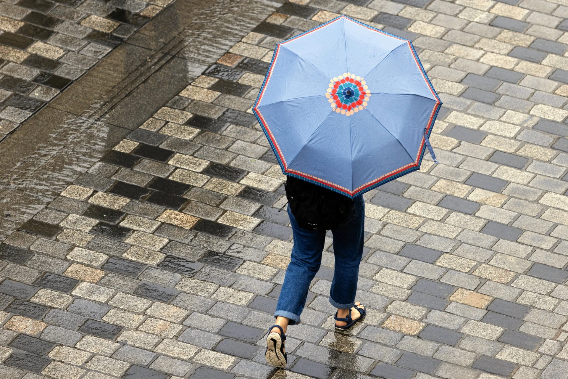 Nowy alert RCB dla milionów Polaków. Taka jest teraz sytuacja pogodowa Deszcz