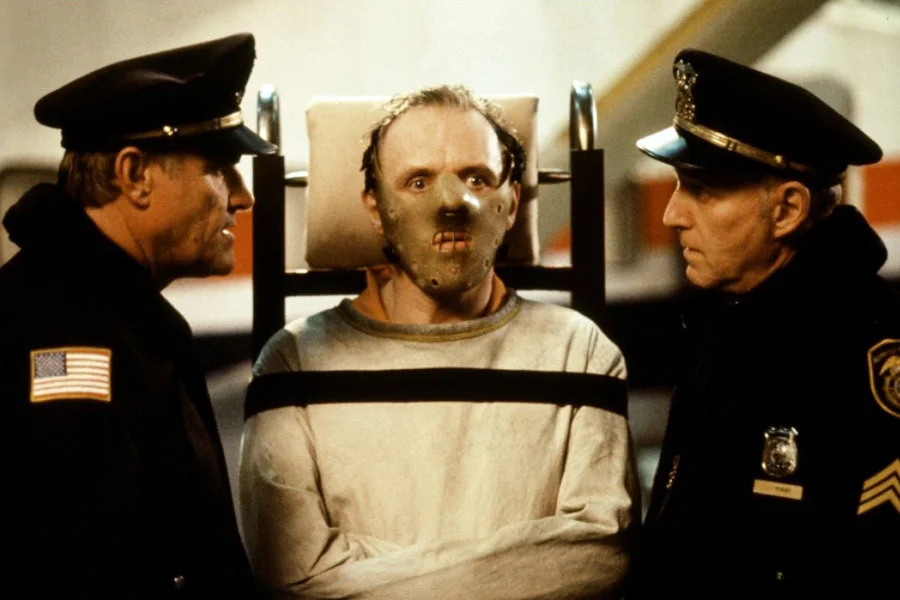 John Douglas stał się pierwowzorem postaci Jacka Crawforda, agenta z filmów o Hannibalu Lecterze