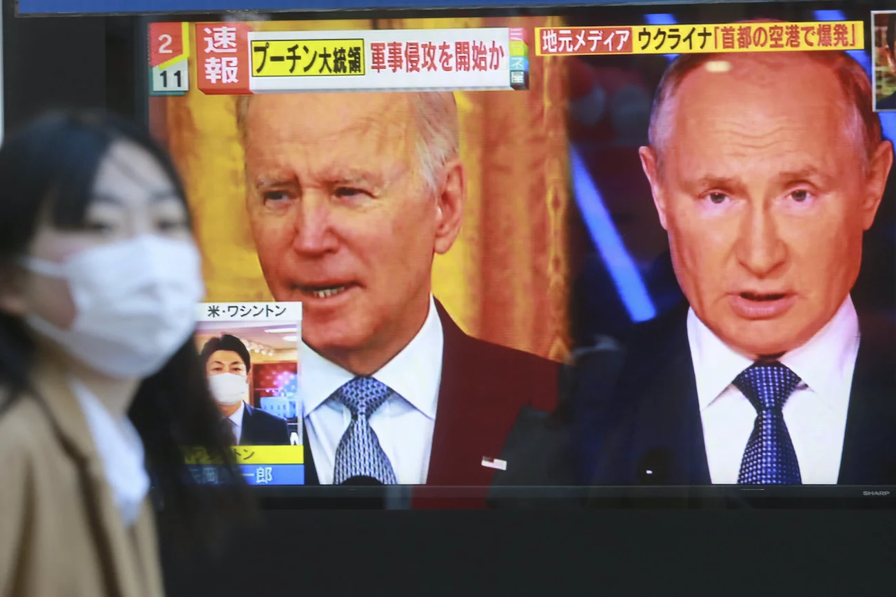 Prezydent USA Joe Biden i prezydent Rosji Władimir Putin – Stany Zjednoczone, podobnie jak Unia Europejska, już nałożyły sankcje na Rosję za napaść na Ukrainę. Jakie jeszcze działania należy podjąć?