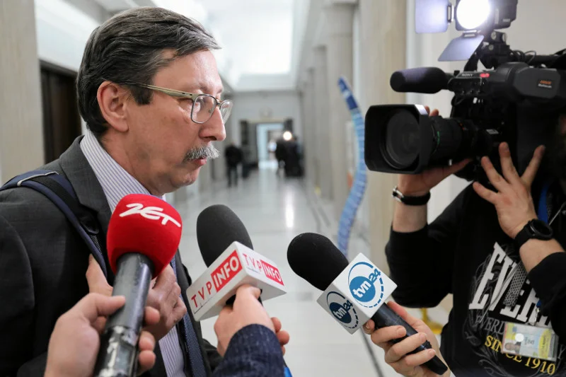 Senator PiS Jan Żaryn swoją  wypowiedzią nie pomaga zażegnać konfliktu po przegłosowaniu nowelizacji ustawy o IPN.