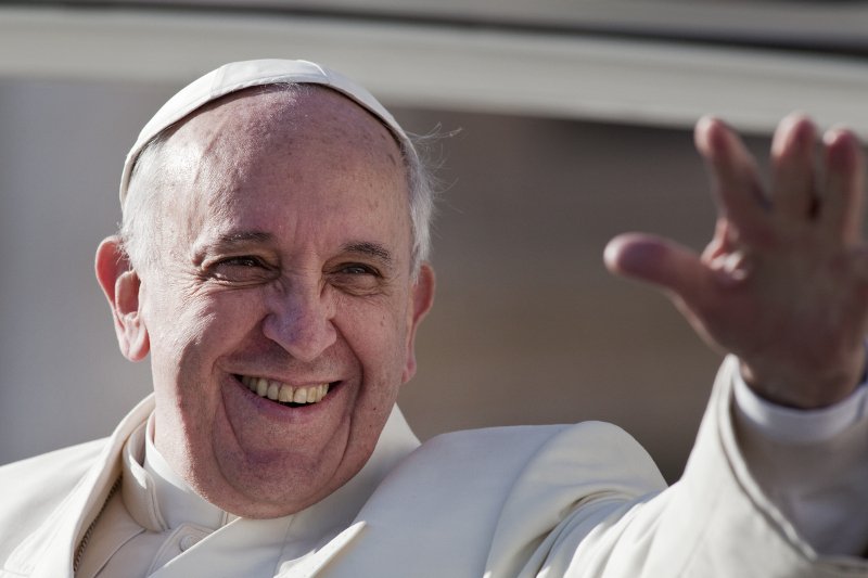 Papież ponownie obdarował najuboższych