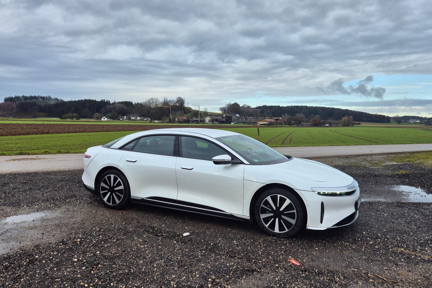 Oto Lucid Air. W białym mu bardzo ładnie!