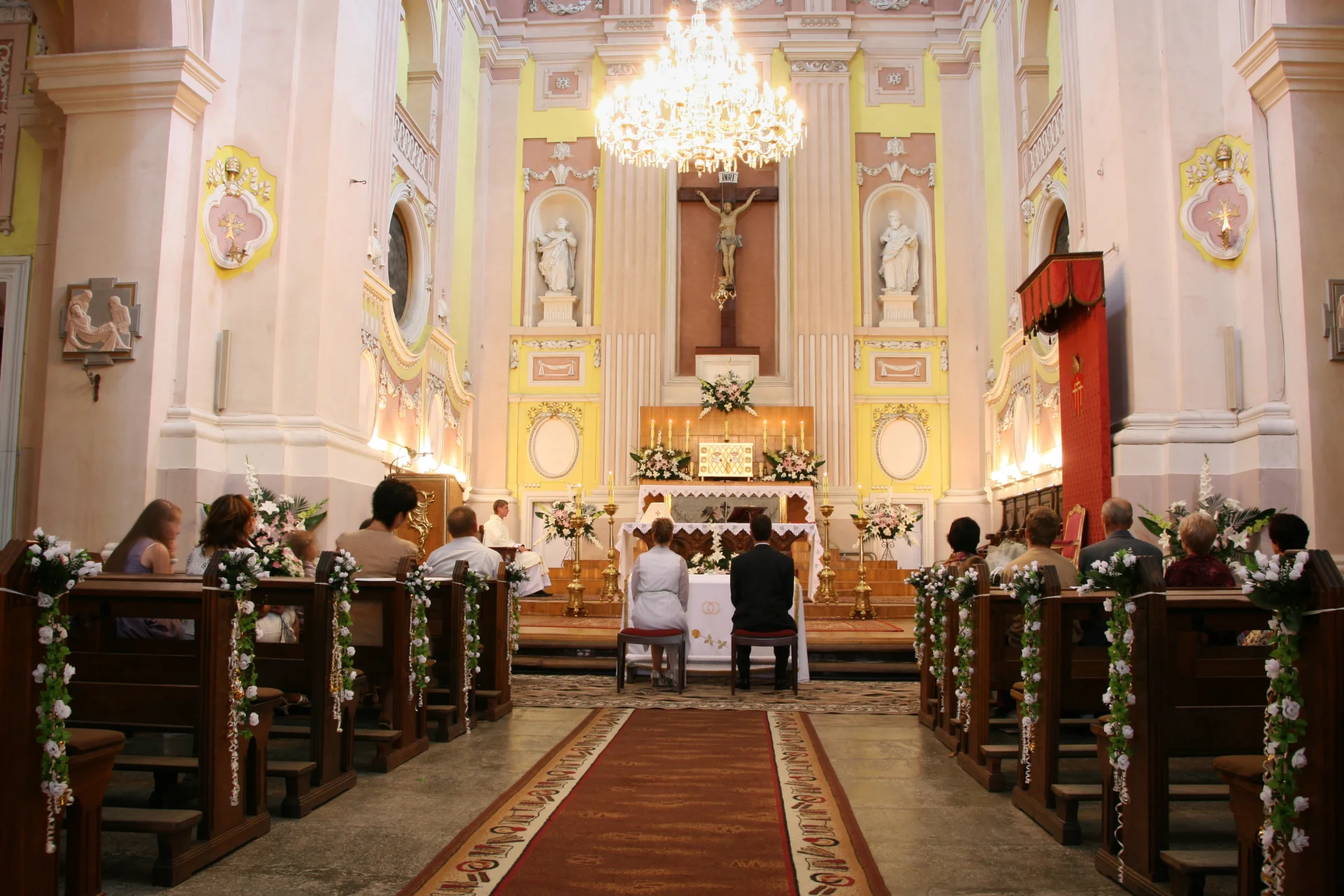 Nowy dekret Konferencji Episkopatu Polski ma zastąpić dotychczasową "Instrukcję KEP o przygotowaniu do małżeństwa w Kościele katolickim", która obowiązywała od 30 lat.