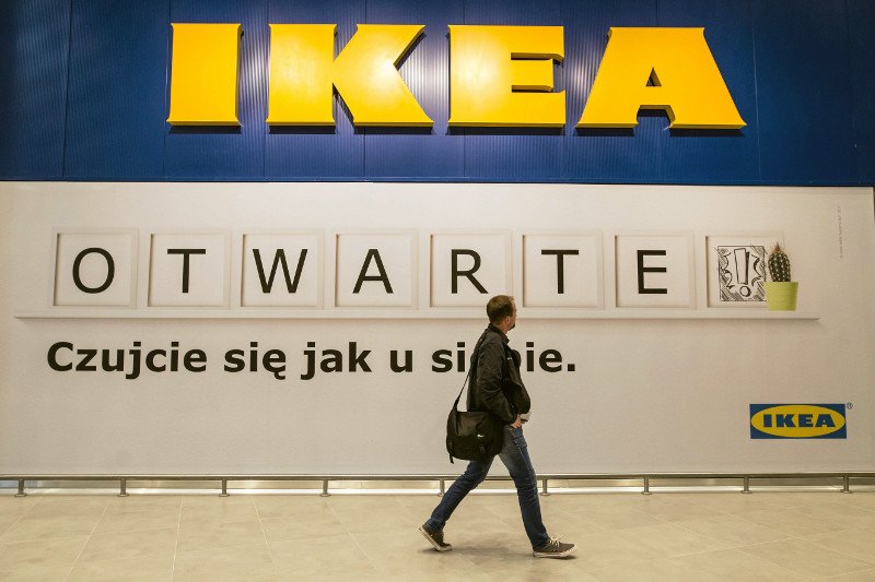 Nowe oświadczenie IKEA ws. zwolnionego pracownika za słowa o LGBT.