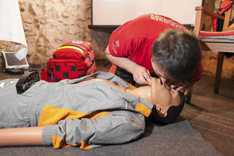 Zdjęcia ma jedynie charakter ilustracyjny, nie przedstawia ratownika ze Starachowic.