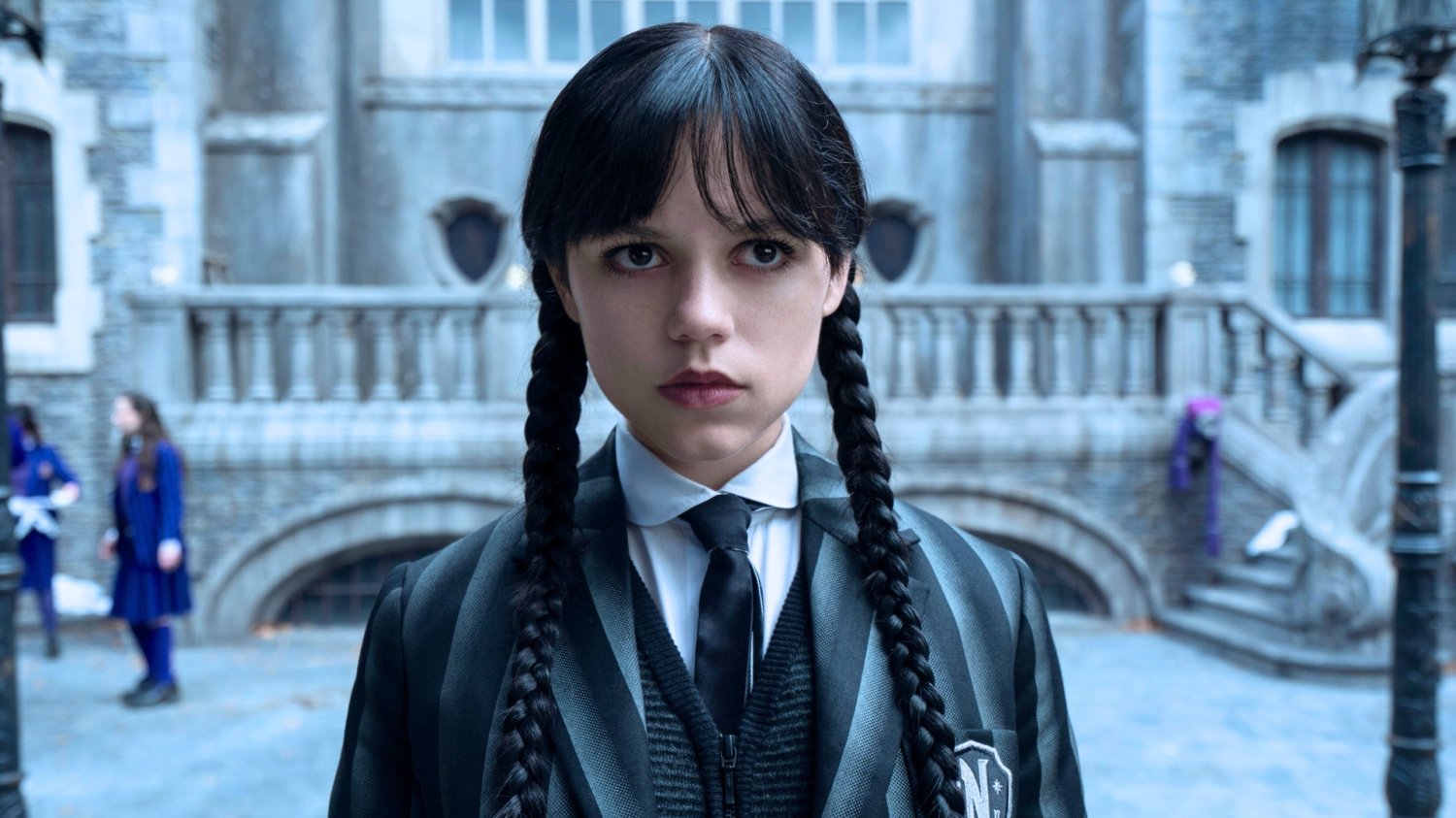 Gwiazda "Stranger Things" w 3. sezonie "Wednesday". Do serialu pasuje jak ulał Winona Ryder zagra u boku Jenny Ortegi w 3. sezonie "Wednesday"