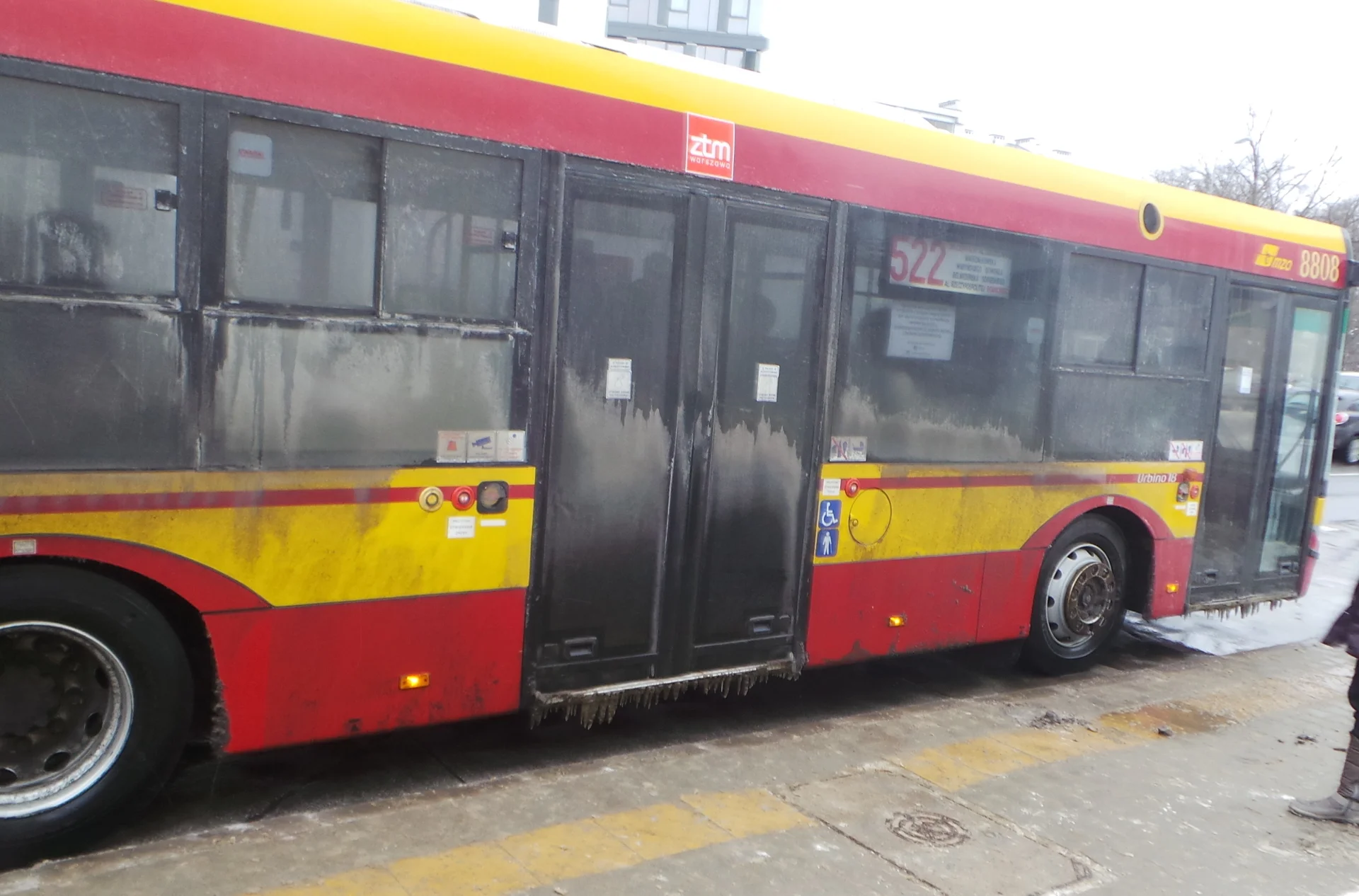 Brudny autobus