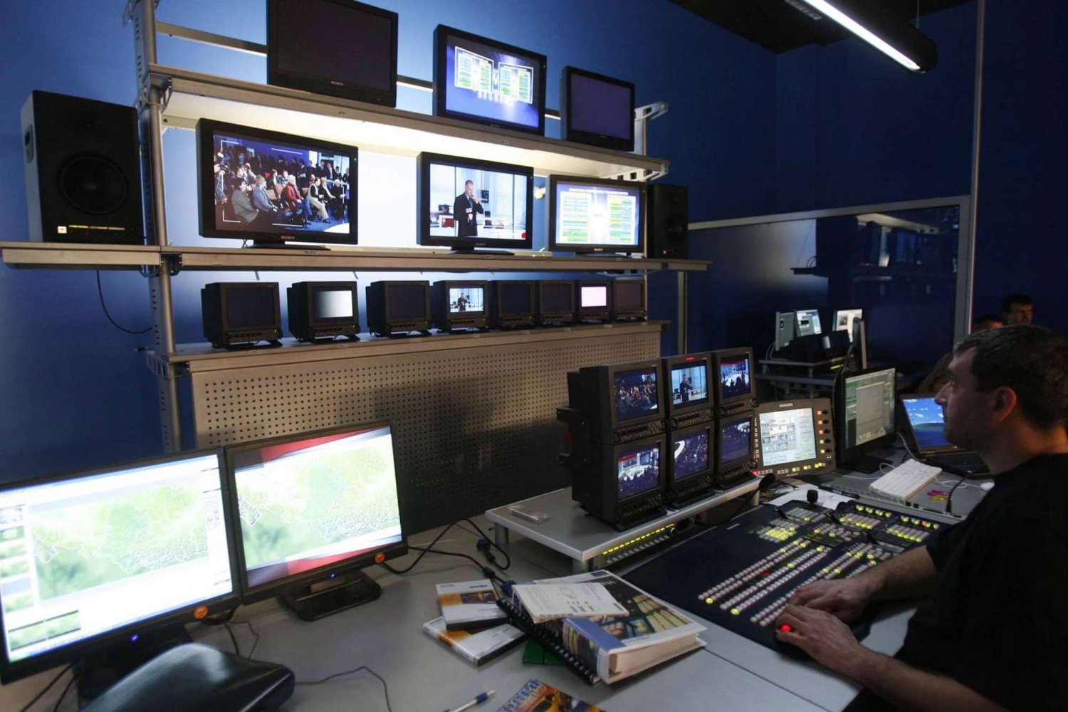 Czy telewizja stała się dla nas synonimem kłamstwa i podziałów politycznych?