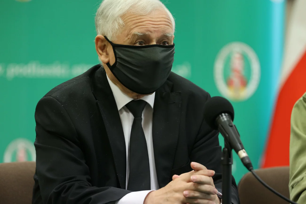 Dziennikarz TVN zapytał Jarosława Kaczyńskiego o los dzieci z Michałowa.