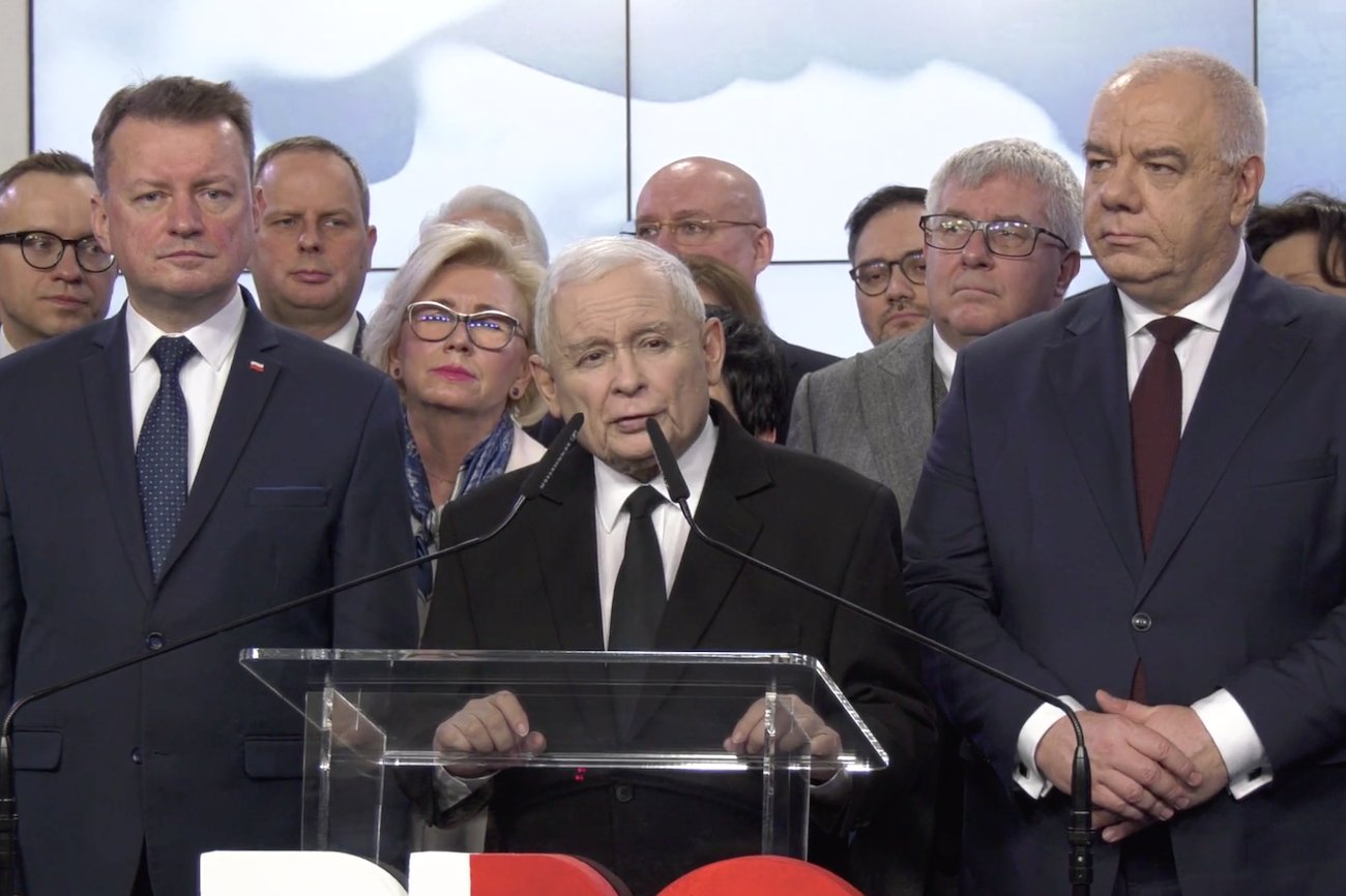 Jarosław Kaczyński ogłosił ofensywę Prawa i Sprawiedliwości przed wyborami parlamentarnymi Jarosław Kaczyński ogłosił ofensywę Prawa i Sprawiedliwości przed wyborami parlamentarnymi