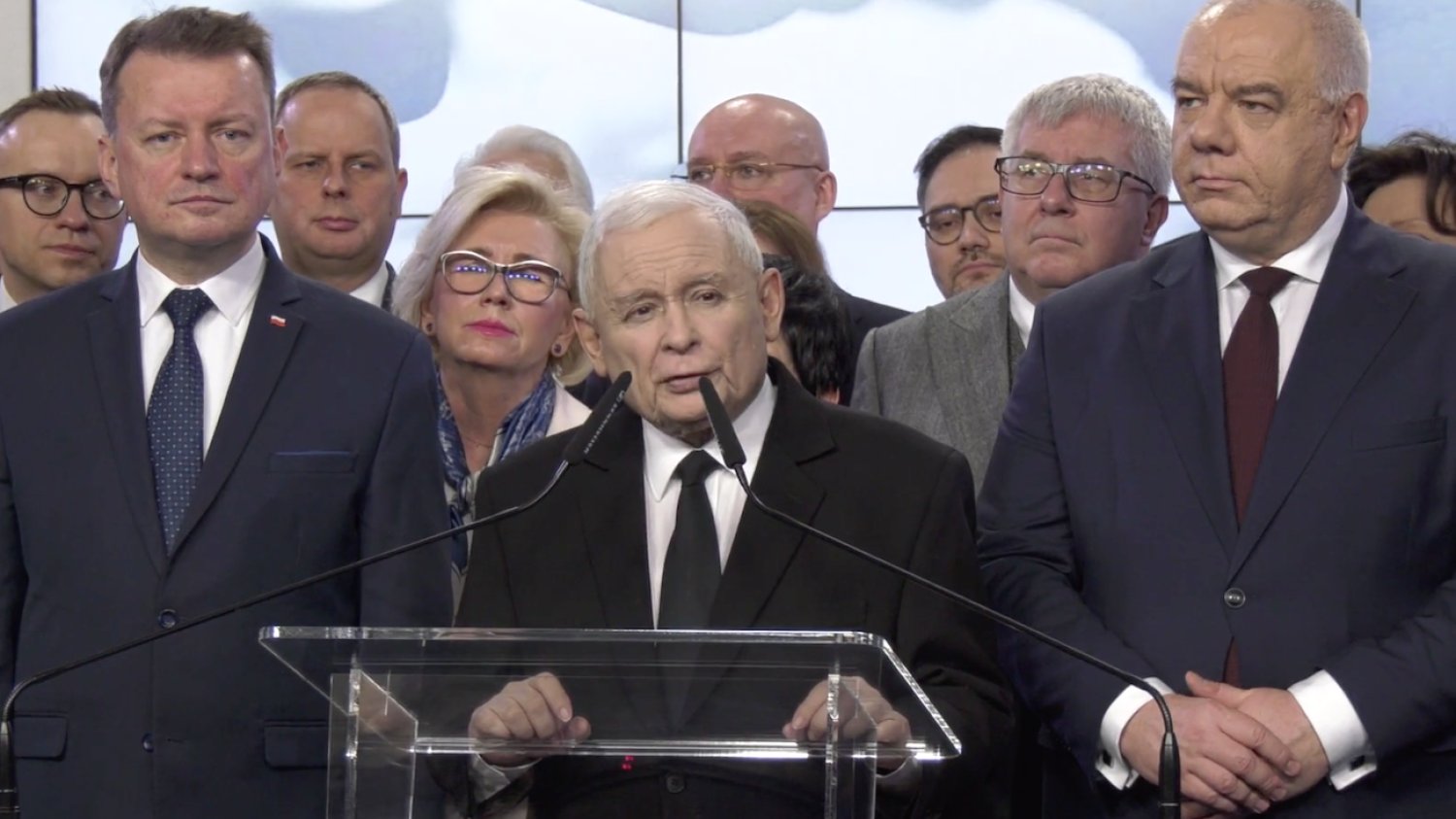 Jarosław Kaczyński ogłosił ofensywę Prawa i Sprawiedliwości przed wyborami parlamentarnymi Jarosław Kaczyński ogłosił ofensywę Prawa i Sprawiedliwości przed wyborami parlamentarnymi