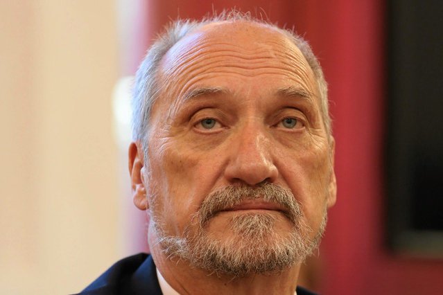 Ministrowi wystarczył rok, żeby polskiej armii przetrącić kręgosłup i wybić kilka zębów. Co będzie pod koniec kadencji?