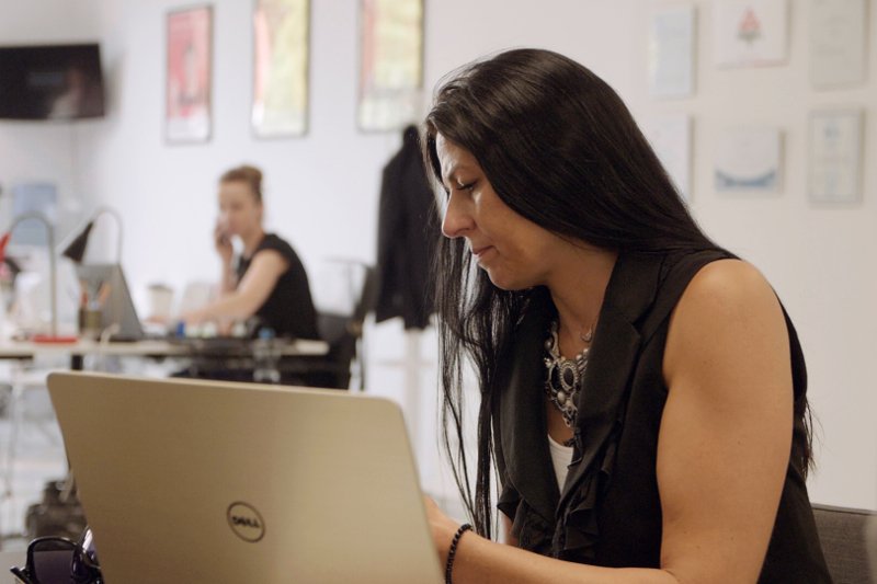 Młode firmy na starcie zawsze mają pod górkę. Ich największym zmartwieniem jest brak płynności finansowej wynikający z długiego oczekiwania na płatność za wystawione faktury