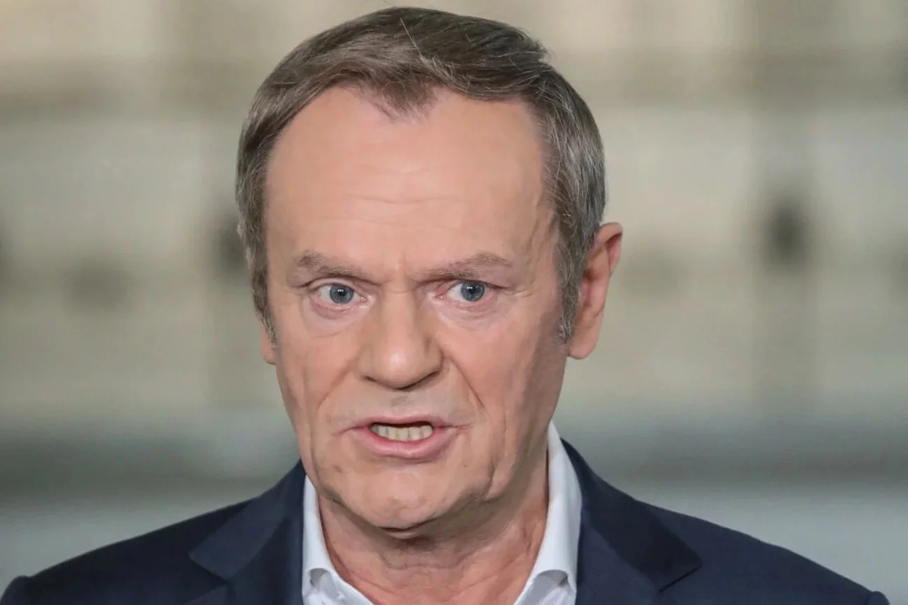 Donald Tusk podsumował TVP Info po słowach Tomasza Sakiewicza. Redaktor naczelny "Gazety Polskiej" stwierdził, że Tusk "pozwolił zabić" Putinowi Lecha Kaczyńskiego.