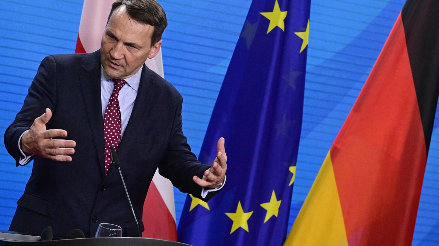 Szef MSZ Radosław Sikorski