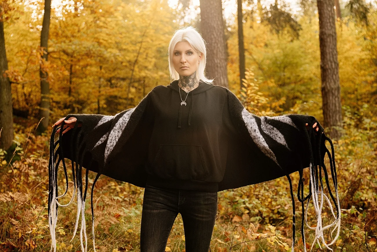 Katarzyna Puzyńska, autorka książki "Chąśba", w tematycznej sesji promocyjnej swojej pierwszej powieści fantasy