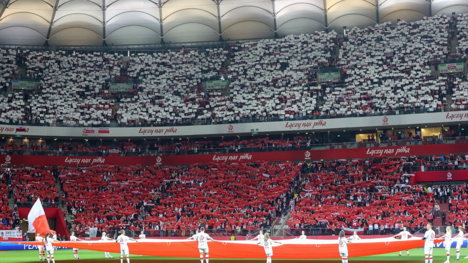 PGE Narodowy stał się domem dla piłkarskiej reprezentacji Polski. Kadrowicze mają jednak problem z wygrywaniem...