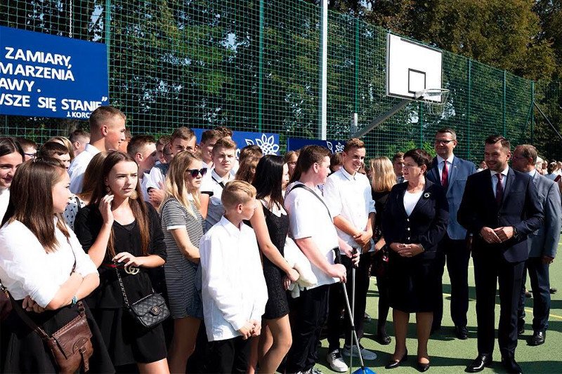 W Pcimiu Beata Szydło miała małe problemy z działaczami KOD.