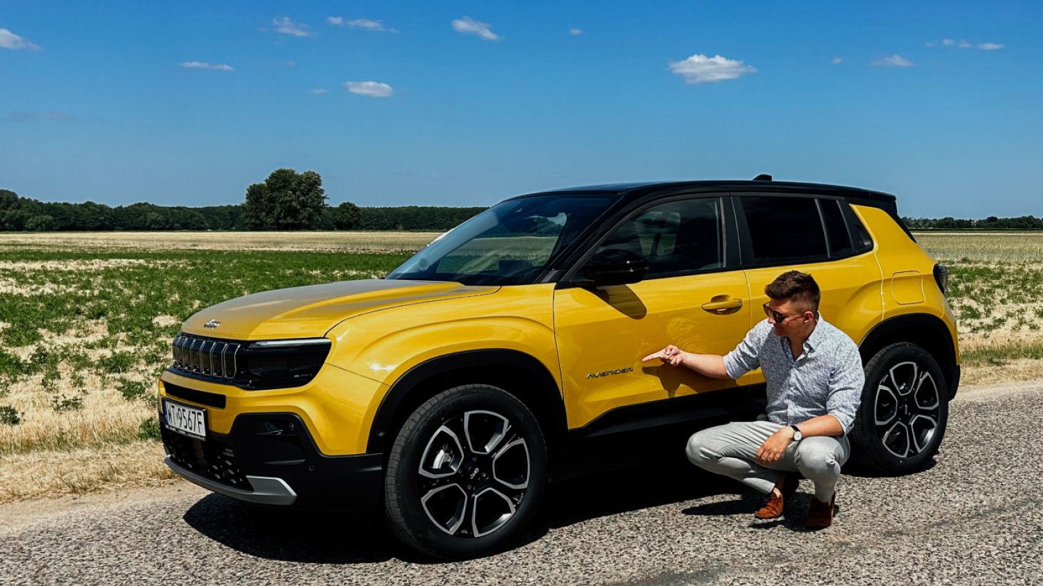 Nowy Jeep Avenger wygląda buńczucznie, ale to miejskie autko.