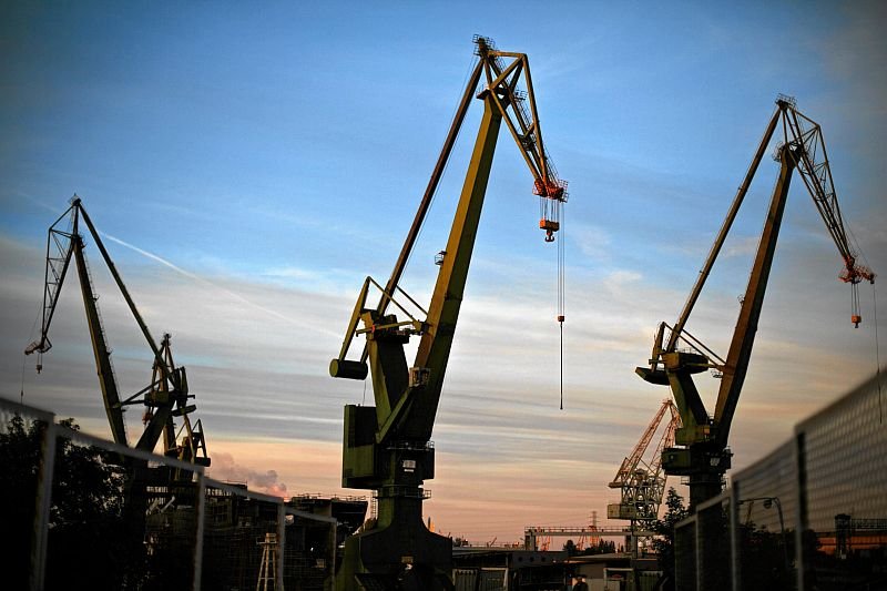 Firma NIMNAV Marty Romanow wniosła o upadłość Stoczni Gdańsk. Legendarny zakład jest jej winien setki tysięcy euro. Podobne kłopoty ma wielu kontrahentów gdańskiej stoczni.