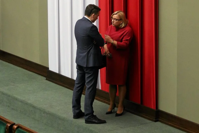 Ministra Ziobro i szefową Kancelarii Premiera, Beatę Kempę wiąże nie tylko znajomość zawodowa. Sejmowe ławki zamienili na kościelne w Sycowie. Za mąż wychodziła córka Beaty Kempy.