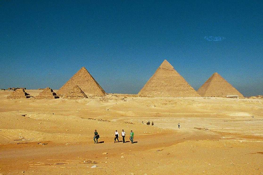 Piramidy. Giza, Egipt. Czy już wkrótce zostaną zamknięte dla turystów?