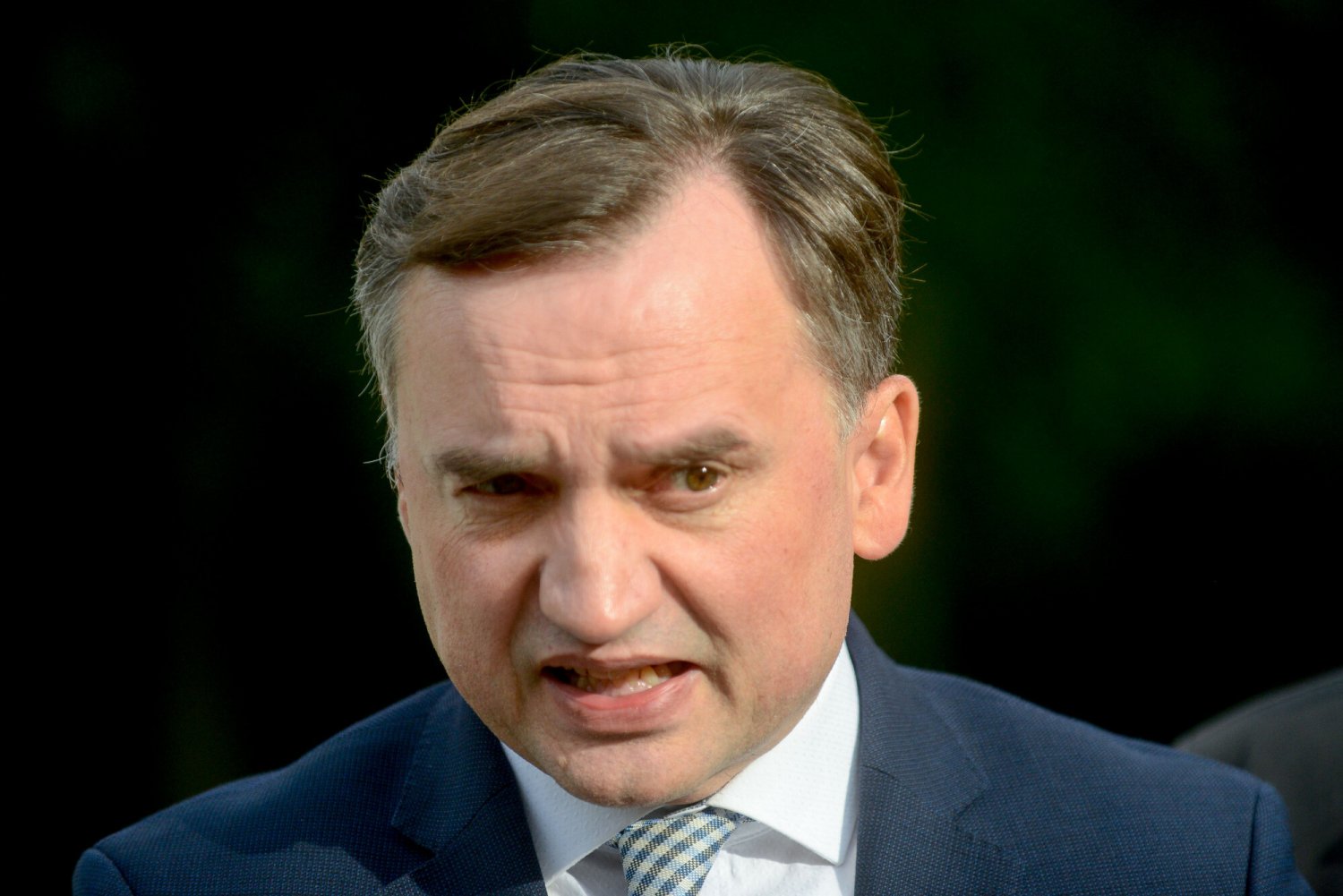 Suwerenna Polska może opuścić szeregi Zjednoczonej Prawicy, wynika z nieoficjalnych doniesień.