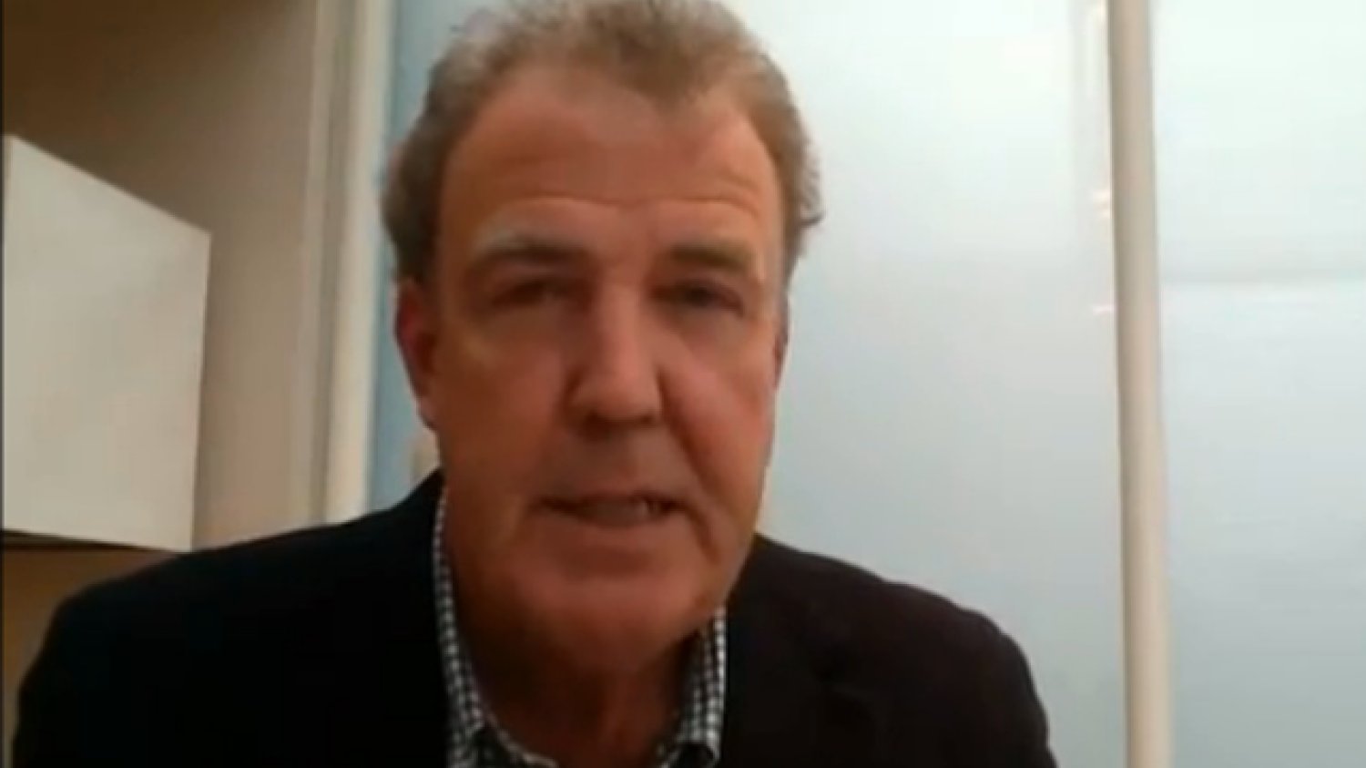 Kadr z nagrania, w którym Jeremy Clarkson zapewnił, że "zrobił wszystko, co było w jego mocy, by nie użyć tego słowa"