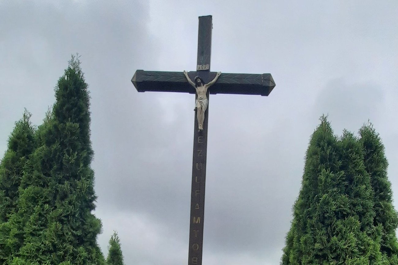 Obrona krzyża w Duninopolu wywołała lokalne emocje.