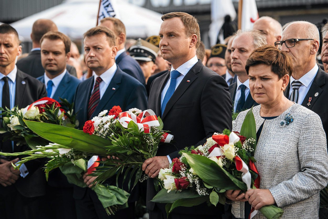 Ile Andrzej Duda, jako prezydent, wydał na kwiaty?