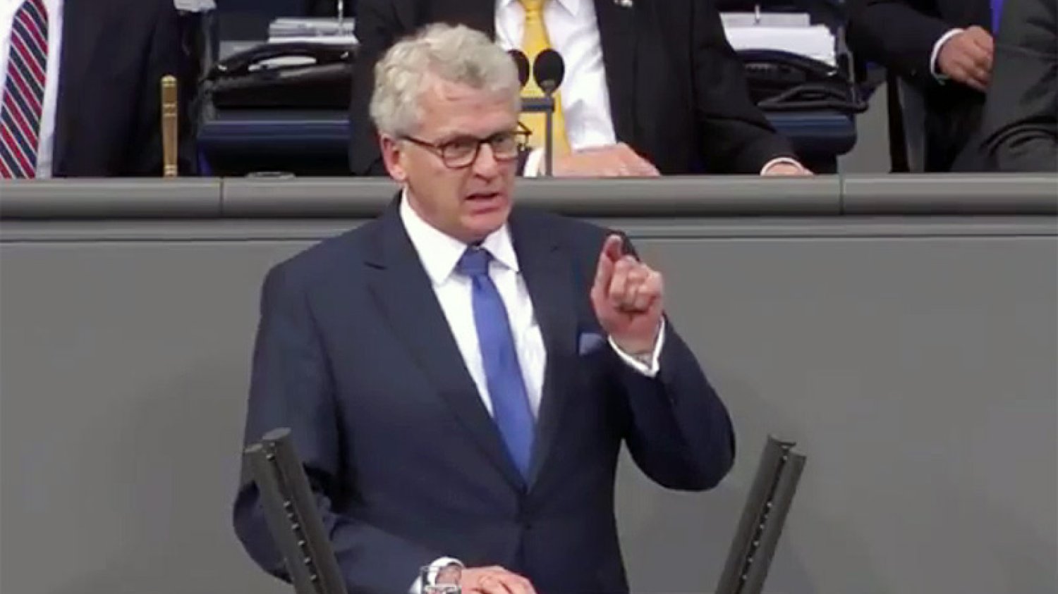 Poseł niemieckiego CDU Karl-Georg Wellmann opublikował na łamach "Gazety Wyborczej" przyjacielski, ale i bardzo stanowczy list do Polaków.