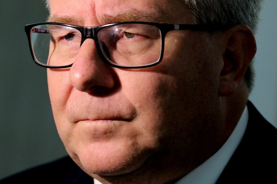 Ryszard Czarnecki i Kosma Złotowski zostali wykluczeni z misji pokojowych Parlamentu Europejskiego.