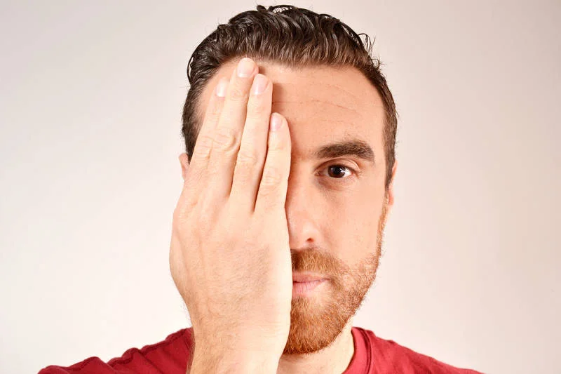 Mężczyzna nie przychodzi po poradę do dermatologa, tylko z konkretnym problemem