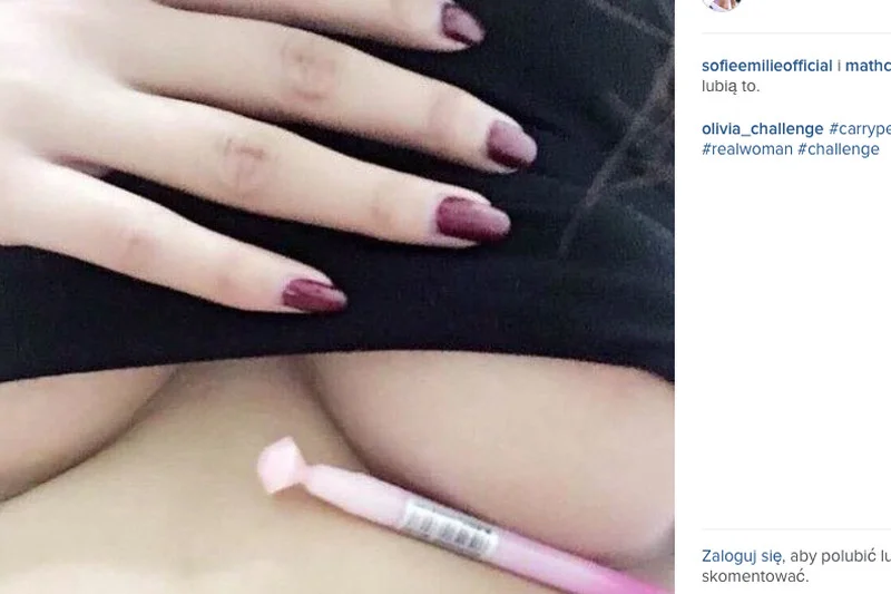 Najnowszy trend w sieci – utrzymaj długopis przy pomocy biustu.