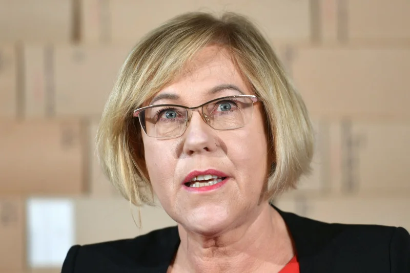 Barbara Nowak gratuluje prof. Roszkowskiemu podręcznika do HiT. "Bije rekordy popularności"