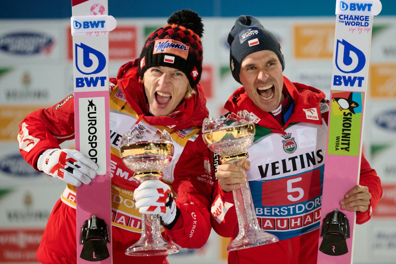 Dawid Kubacki trzeci, a Piotr Żyła drugi. Tak wyglądał polski duet na podium konkursu w Oberstdorfie!