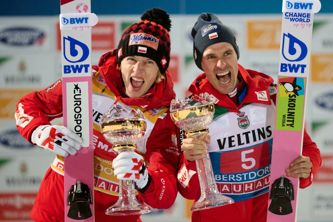 Dawid Kubacki trzeci, a Piotr Żyła drugi. Tak wyglądał polski duet na podium konkursu w Oberstdorfie!