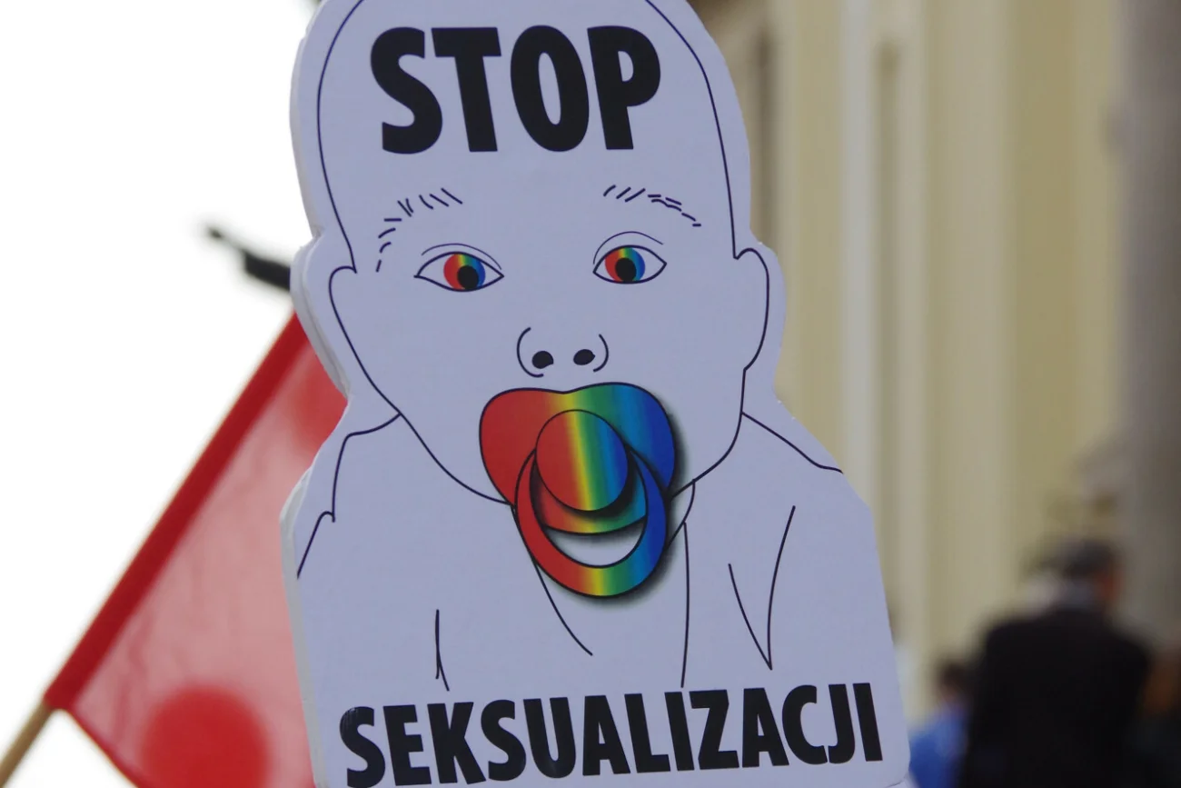 Więzienie za korektę płci? Ordo Iuris pracuje na ustawą zakazującą operacji