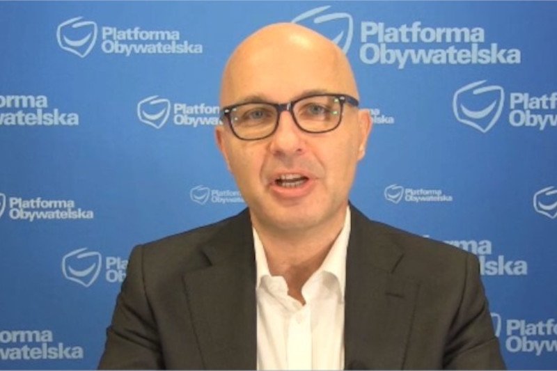 Robert Kropiwnicki tłumaczy, że jest inwestorem.