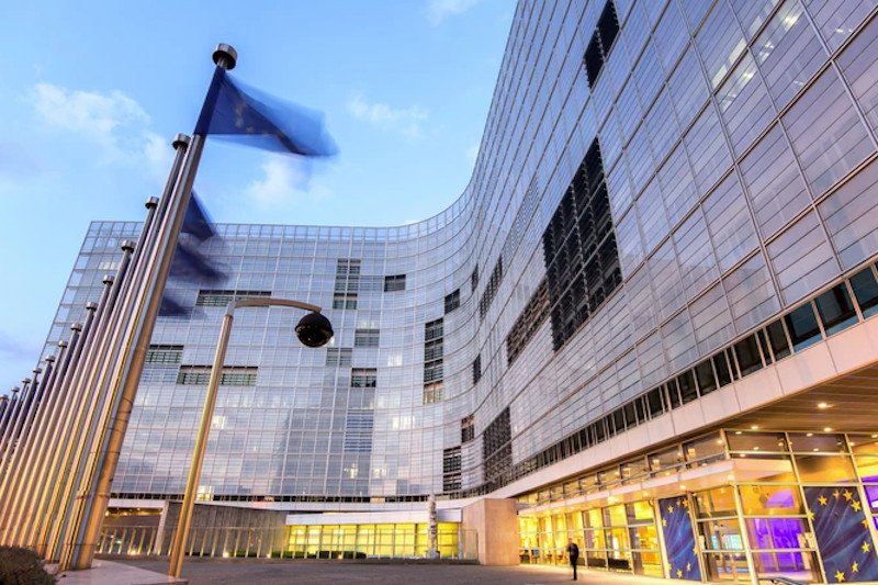 KE wyraża zaniepokojenie sporem prawnym i reformą wymiaru sprawiedliwości w Polsce.