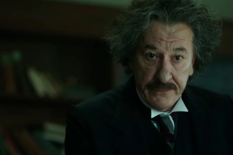 Geoffrey Rush w roli Einsteina w pierwszym sezonie serialu "Geniusz"