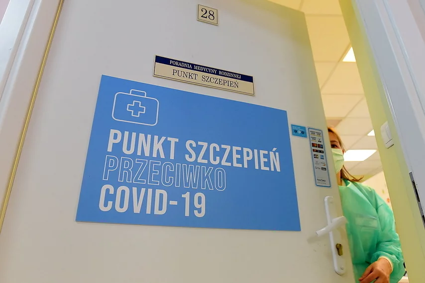 Nowy harmonogram i zmieniona kolejność szczepień na covid-19 [WYJAŚNIAMY]
