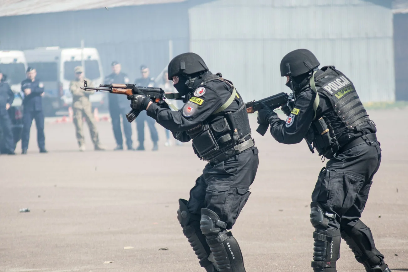 W Warszawie było słychać strzały z karabinu maszynowego.