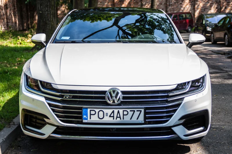 Jeśli komuś nie przeszkadza znaczek Volkswagena, będzie Arteonem zachwycony.