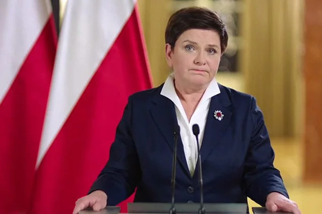 Beata Szydło poucza Emmanuela Macrona, a czeski dyplomata jest w szoku.